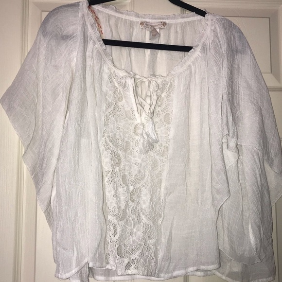 Off the shoulder flowing white top - Picture 3 of 7